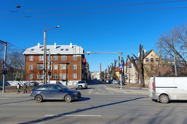 View from Paldiski Road to Ristiku Street in Tallinn rephoto