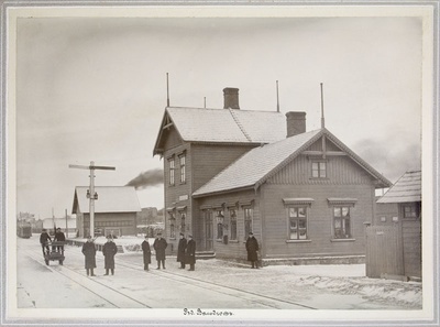 Valdhofi stations  similar photo