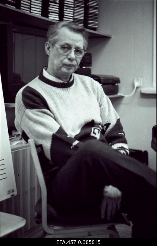 Helilooja, dirigent ja pedagoog Kustas Kikerpuu Tallinna G. Otsa nimelises Muusikakoolis.