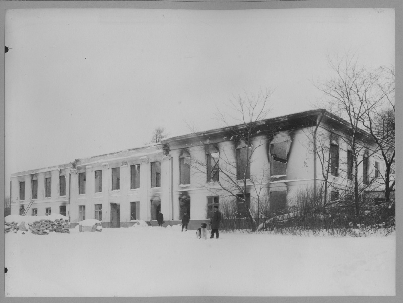 The protein manor after the burning of the manor during the resurrection of 1905.