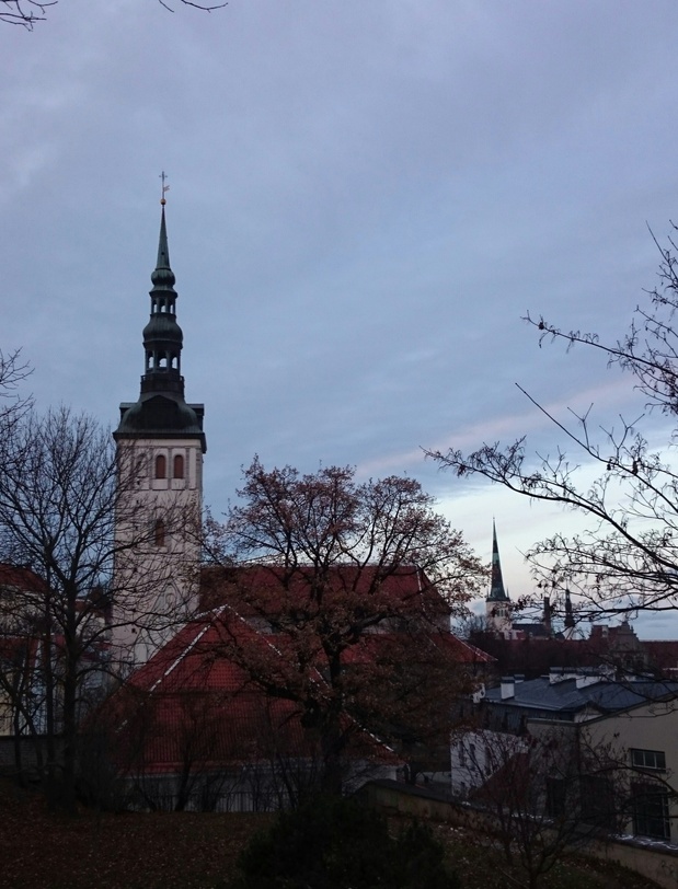 Tallinn, Niguliste kirik, vaade Harjuvärava mäelt. rephoto
