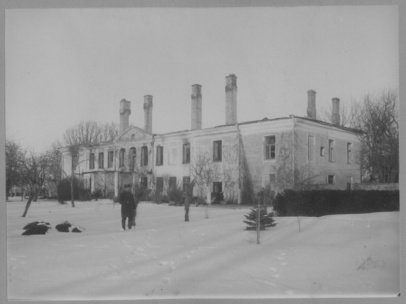 Kostivere Manor after the burning of manor houses during the resurrection of 1905.