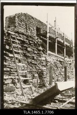 Linnamüüri arheoloogilised uurimistööd vanalinna kvartalis 31.  similar photo