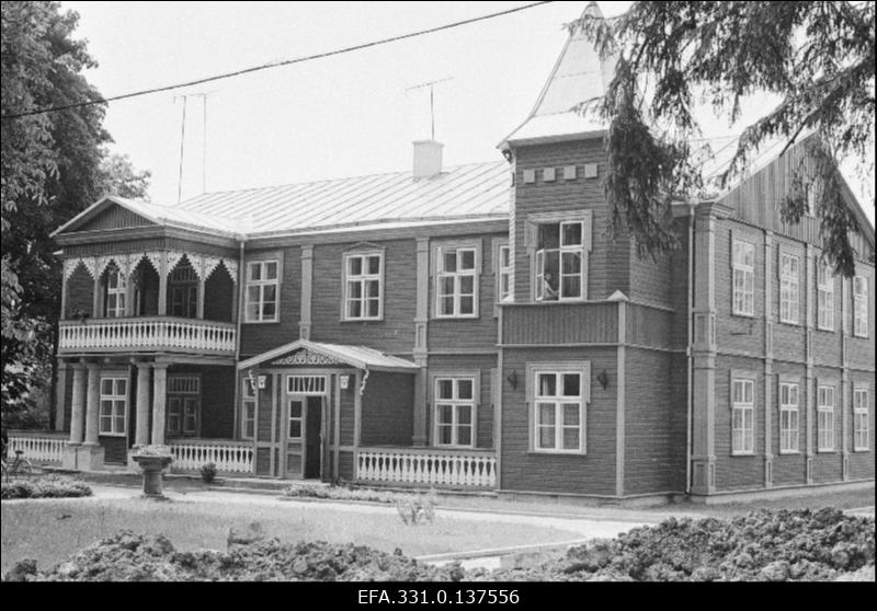 Vaade endise Waldmani pansionaadi hoonele Kingissepas.