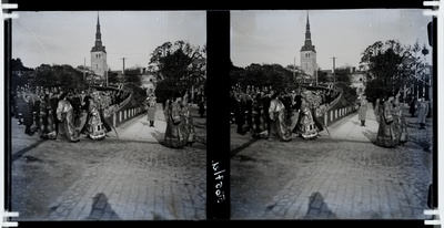 Peeter I fair-pillar opening ceremony on the Peeter Square - Church procession coming from Toompea.  duplicate photo