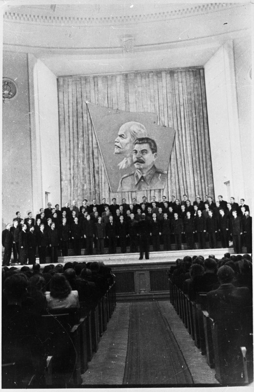 Vaade TPI peahoone aula lavale, 1970. aastad