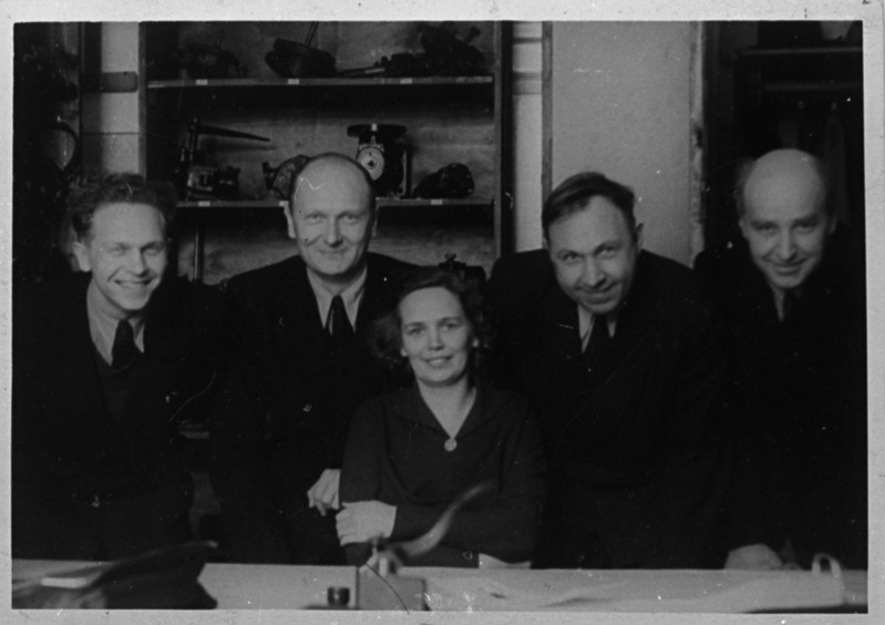 TPI graafika kateedri töötajad, vasakult Dots. E. Kogerman, dots. H. Taal, v.lab. V. Mänd, V. Tapper ja N. Palover, 1960. aastad