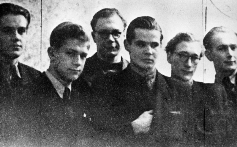 TPI ÜTÜ aktivistid Leningradis ekskursioonil, vasakult : U. Agur, G. Pobul, E. Risthein, P. Kaasik, 1949.a.