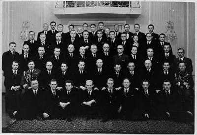Tallinna Tehnikaülikooli õppejõudude 1. aastapäeva ballil  " Kuld Lõvis"  grupipilt, 1937.a.  duplicate photo