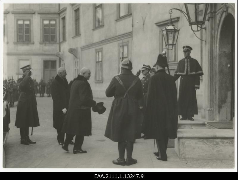 Eesti riigivanema Otto Strandmani visiit Poola veebruaris 1930, sisenemine presidendilossi