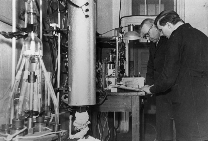 TPI keemiateaduskonna õppejõud töötamas, 1960. aastate algus