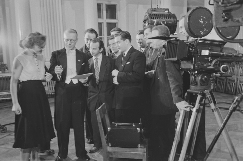 TRÜ meeskoori, TRÜ naiskoori filmimine aulas. 27. detsember 1957.a.