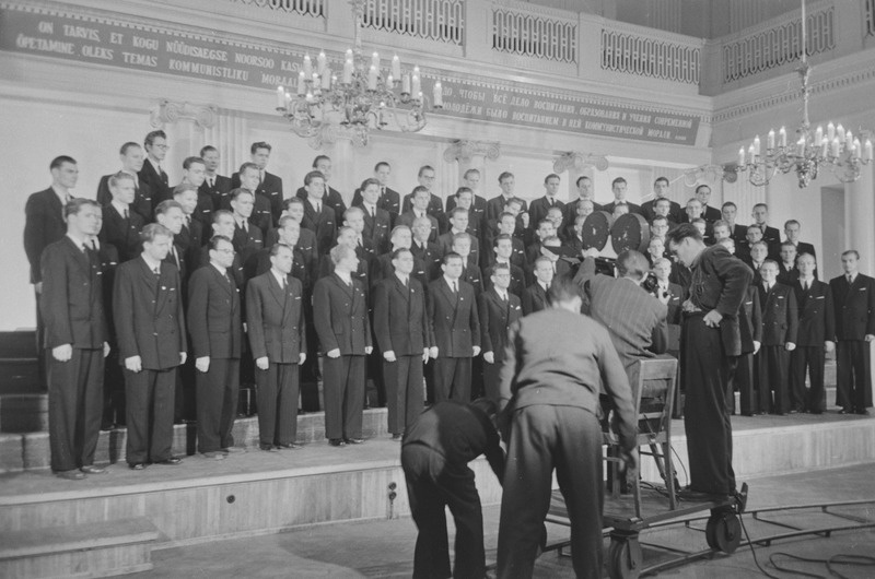 TRÜ meeskoori, TRÜ naiskoori filmimine aulas. 27. detsember 1957.a.