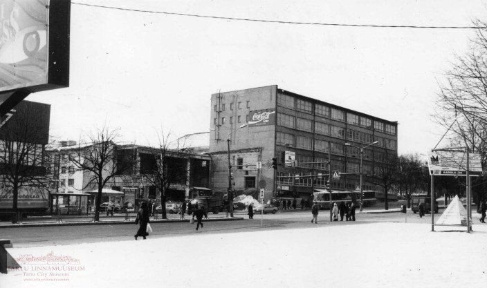 Former Service House (Riia mnt 4).  Tartu, 1998. Photo Aldo Luud.