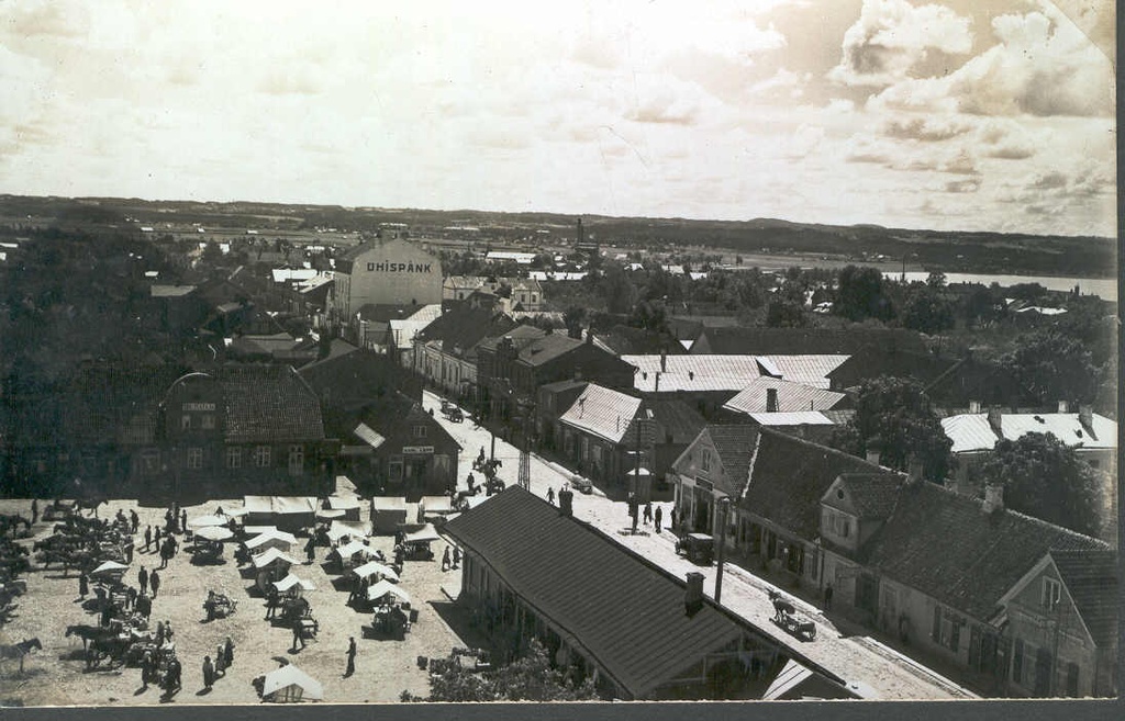 Photo Võru Market Square, the houses of Jüri and Tartu Street in the 1920s.