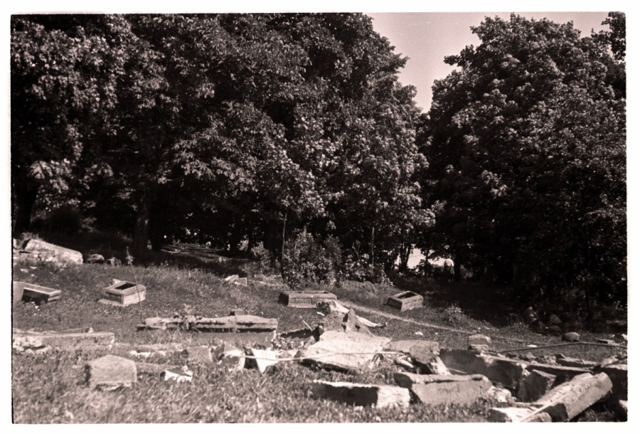 In Tallinn, Poland, the graveyard was destroyed.