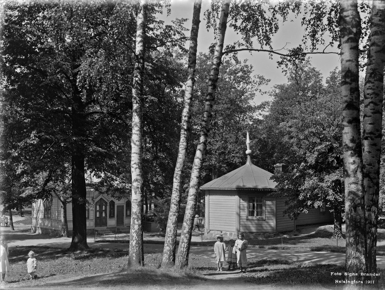 Kaivopuiston keilarata.
