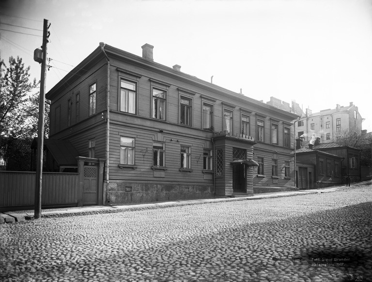 Maneesikatu 2a, 4, 2aa (= 2b).