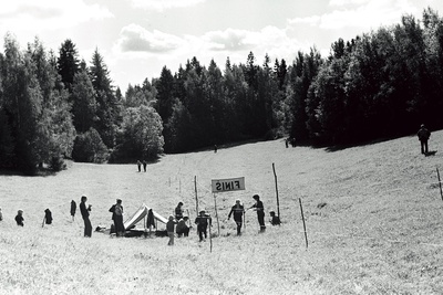 Seeria kirjeldus: XVIII Eesti-Leningrad matš;Eesti MV teate-o. E-Len matš toimus 24.-25. juuni 1977 suund-o ja teate-o. Kaiu, Jõgevamaa, Eesti  similar photo