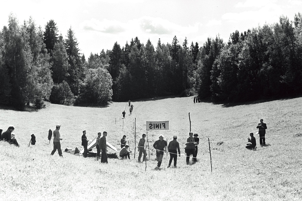 Seeria kirjeldus: XVIII Eesti-Leningrad matš;Eesti MV teate-o. E-Len matš toimus 24.-25. juuni 1977 suund-o ja teate-o. Kaiu, Jõgevamaa, Eesti