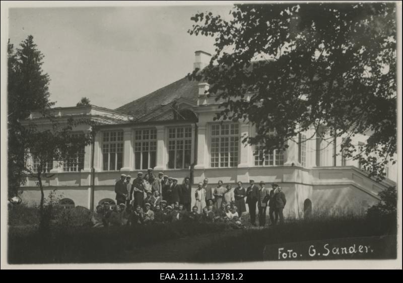 Vana-Antsla kodumajanduskool vanas mõisahoones
