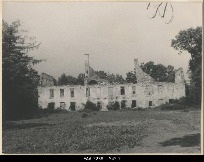 Kloostri mõisa peahoone varemed