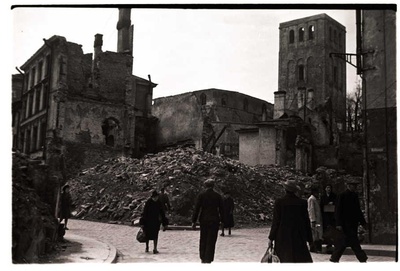 War breaks Harju tn.  similar photo