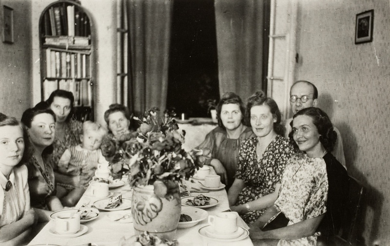 Sünnipäevapidu Hanau DP-laagris, 15.09.1947