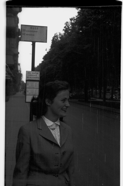 Gun-Britt Bäckman bussipeatuses Rootsis