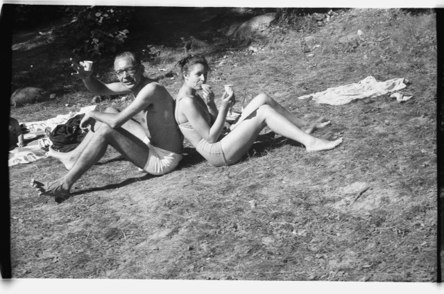 Hans Teetlaus sõpradega Flateni järve ääres Rootsis