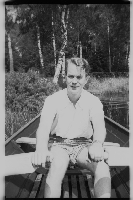 Hans Teetlaus ja Gunvor Brandin paadiga järvel