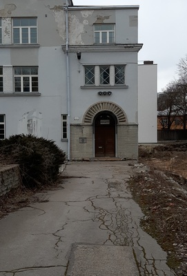 View of the courtyard. rephoto