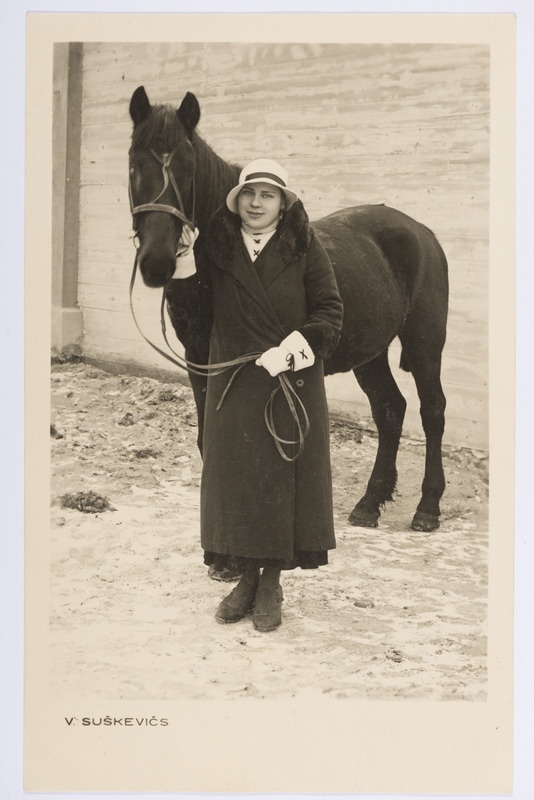 Raissa Kotõk hobusega 1934