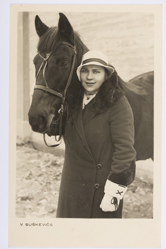 Raissa Kotõk hobusega 1934