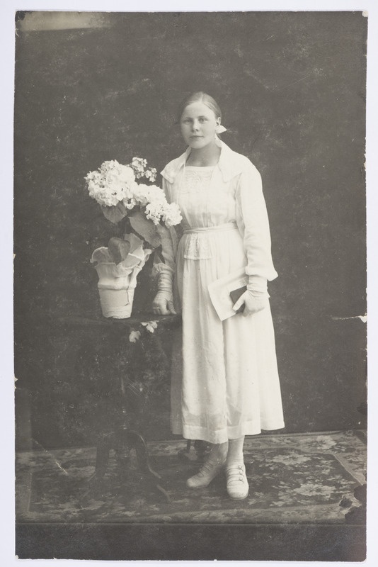 Emilie Vister leeripildil 1921