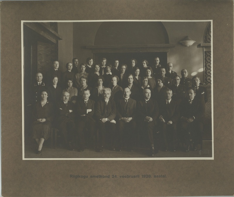 Riigikogu ametnikkond