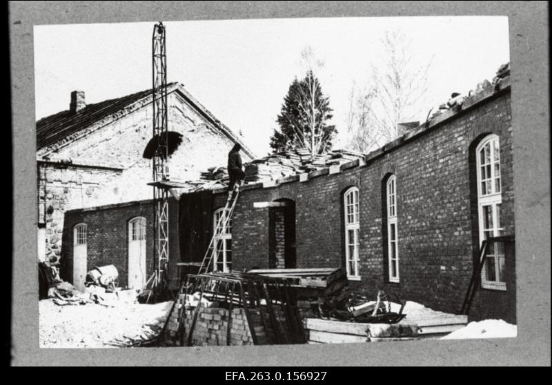 Rõngu Kõvera Kõrtsi restaureerimine ja juurdeehitustööd.