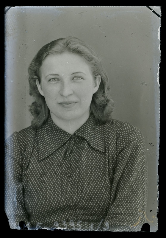 Portree: Hellen Topaasia
