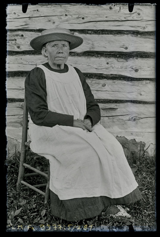 Portree: Ärni Aasavi ema (ämmaemand)