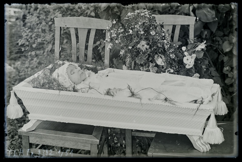 Juhan Aava poja matused