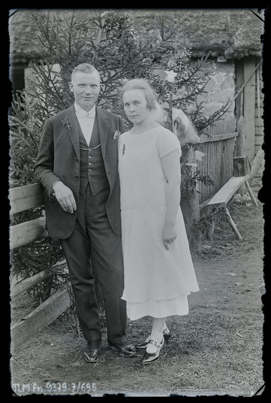 Kaksikportree. Pruutpaar Otto Uusküla ja Tooni