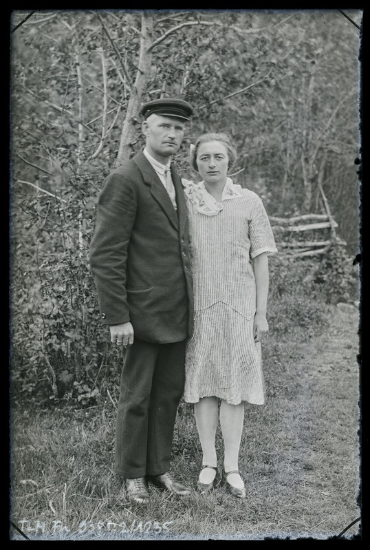 Kaksikportree. Tundmatu mees, tundmatu naine.