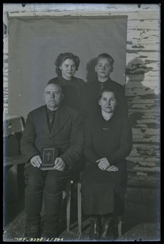 Grupipilt: perekond Sisask