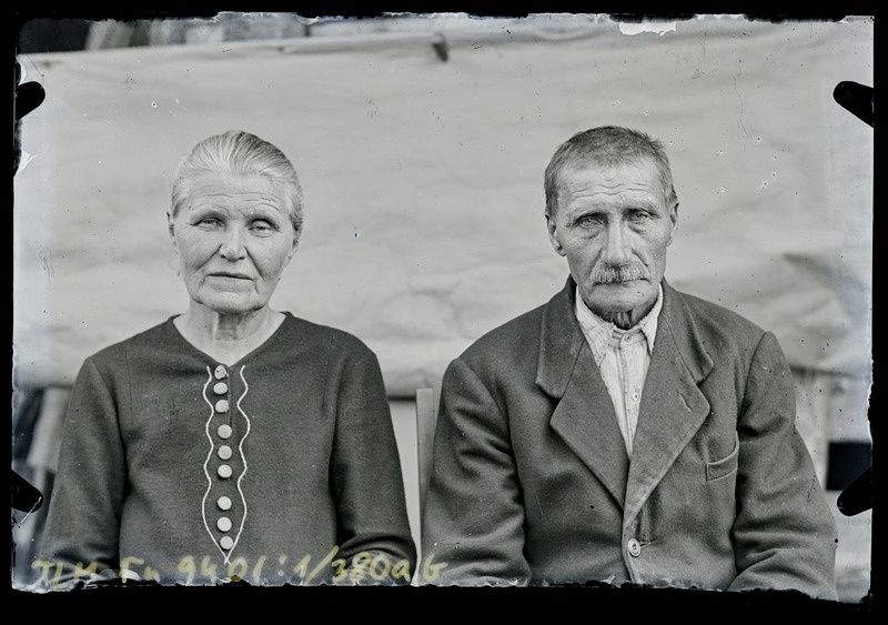 Portreed: kaks tundmatut - naine ja mees