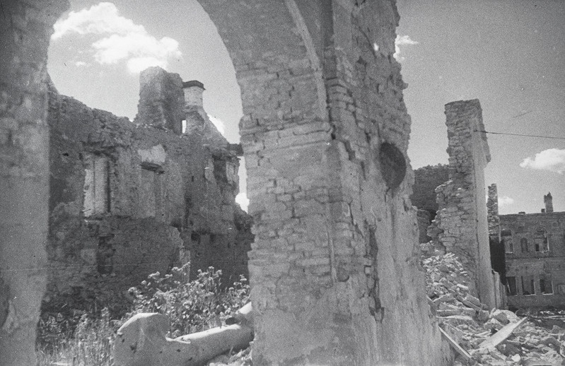 II maailmasõda. Pommitatud Narva