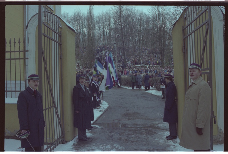 Rootsi kuningas Carl XVI Gustaf ja kuninganna Silvia Tartu Ülikoolis. Gustav II Adolfi mälestussamba pidulik avamine, 23.04.1992.