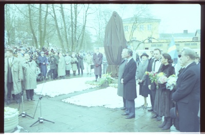 Rootsi kuningas Carl XVI Gustaf ja kuninganna Silvia Tartu Ülikoolis. Gustav II Adolfi mälestussamba pidulik avamine, 23.04.1992.  similar photo