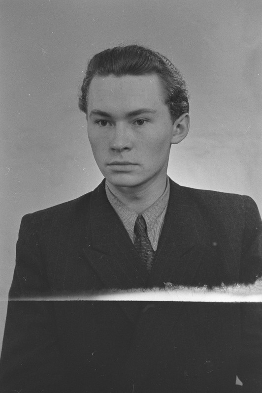 portree: Väino Aren
