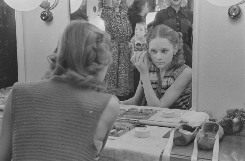 portree: Tiiu Randviir, grimeerimas Pähklipureja etenduseks