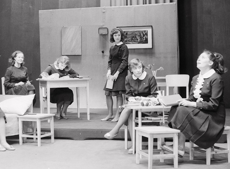 foto, negatiiv, E. Veliste, Kasuema, Ugala, 1966, osades - Eili Sild, Mall Sillandi, Tiina Ideon, Malle Järve, Helle Laas, Leila Säälik